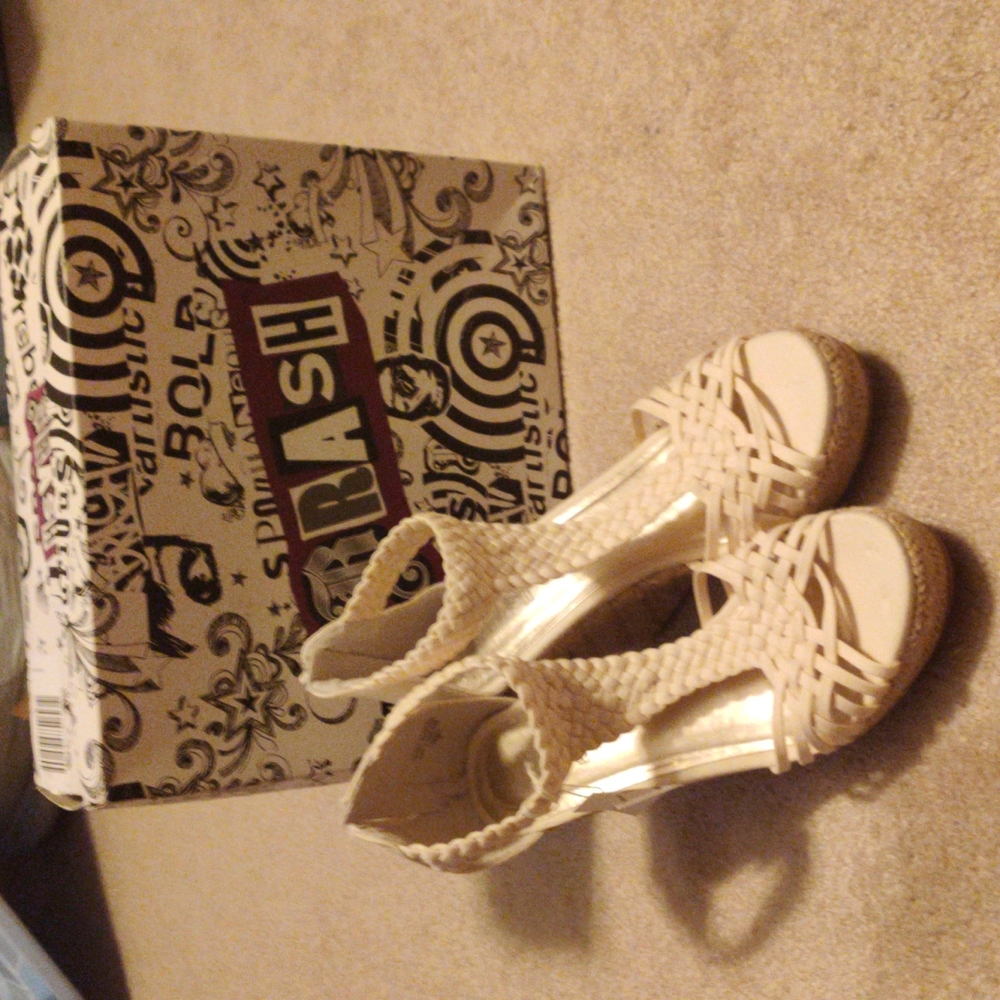 Brash creme color 8.5 Sandal